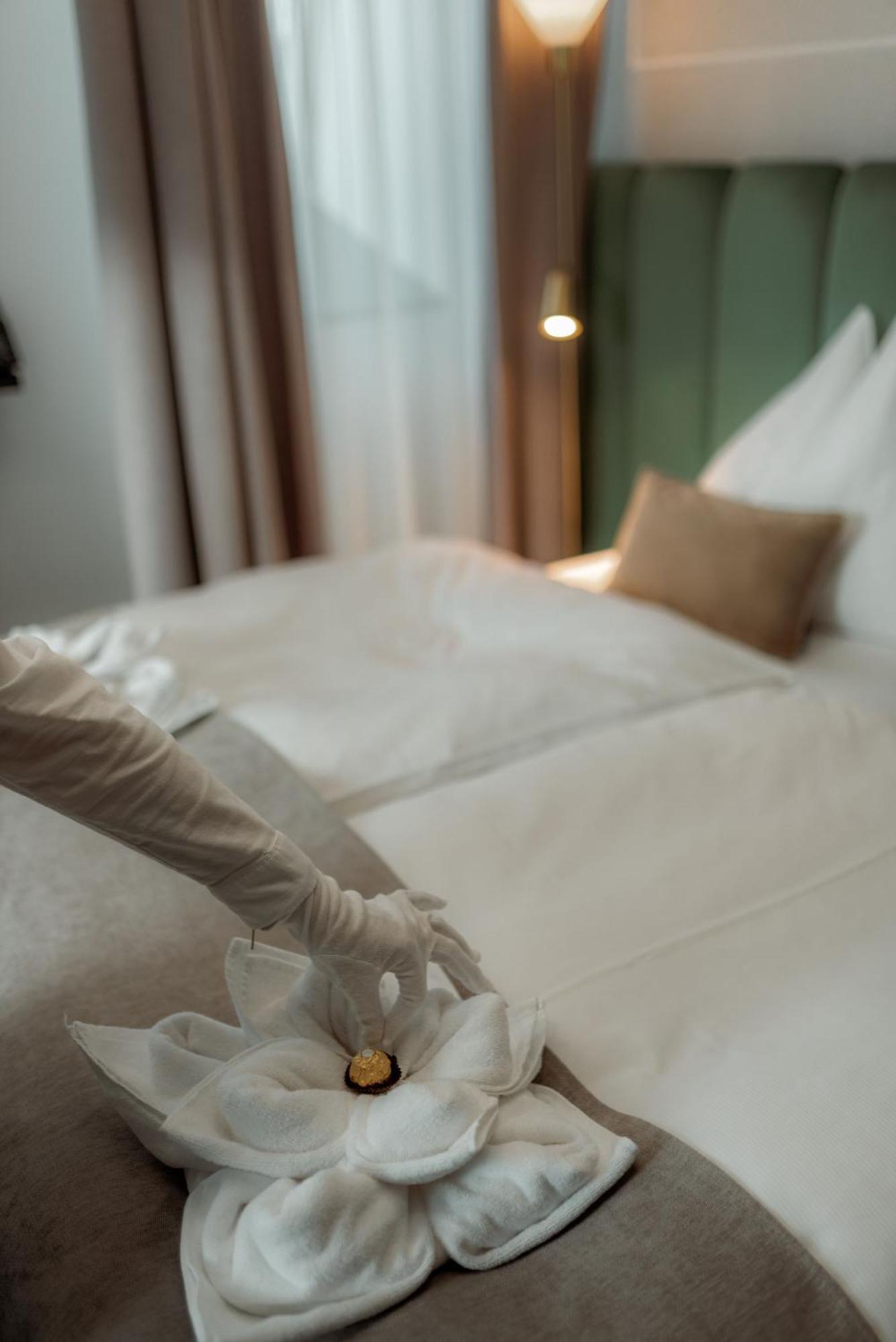 NED Hotel Graz Buitenkant foto