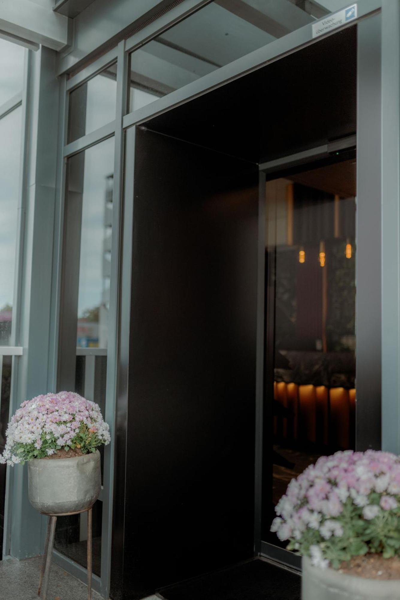 NED Hotel Graz Buitenkant foto