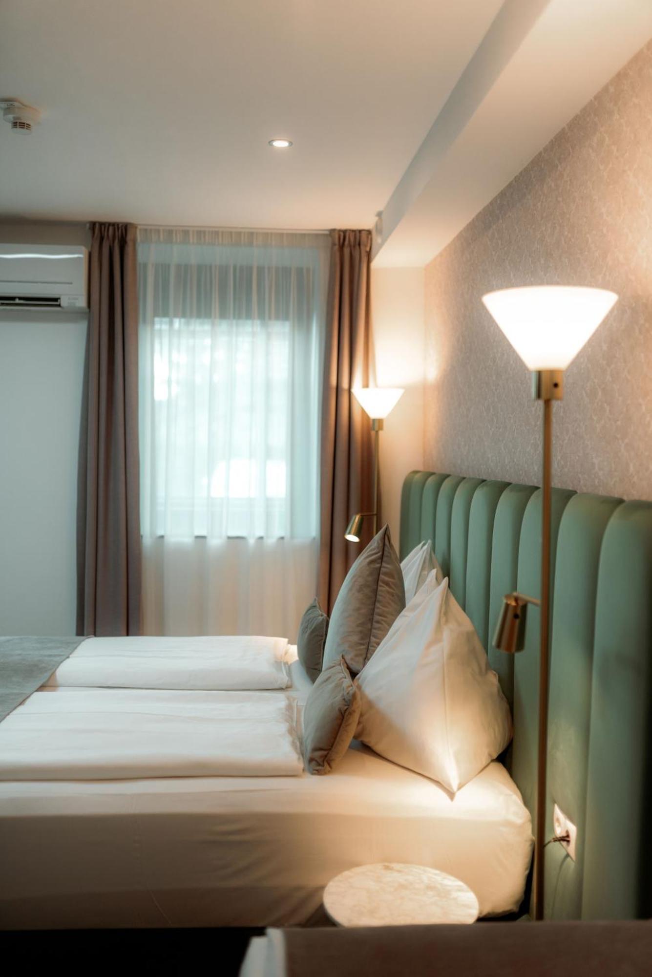 NED Hotel Graz Buitenkant foto