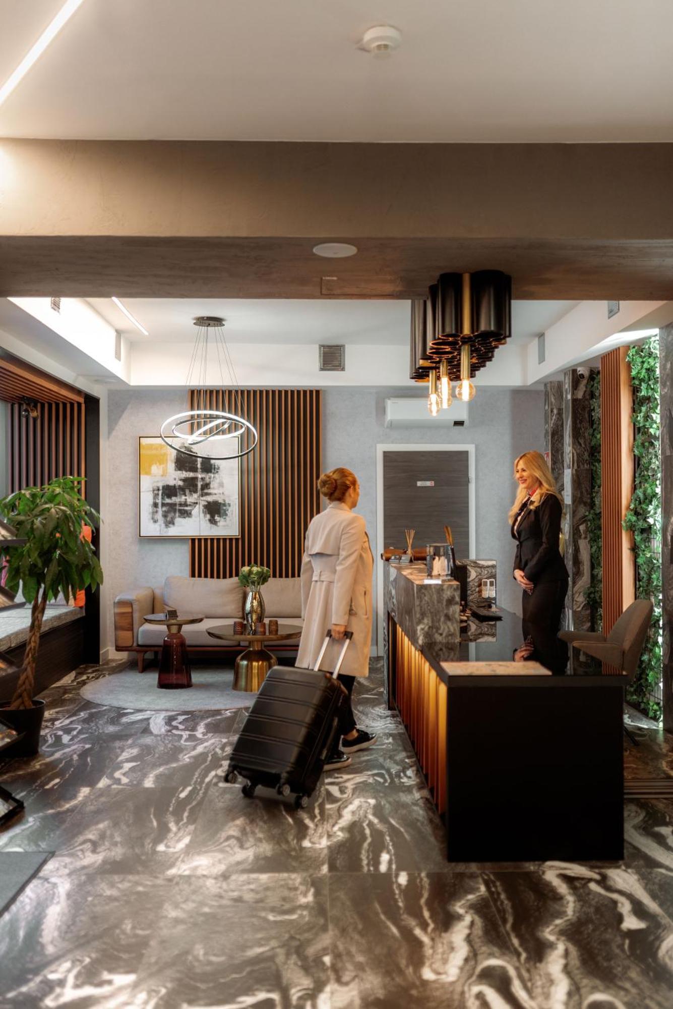 NED Hotel Graz Buitenkant foto