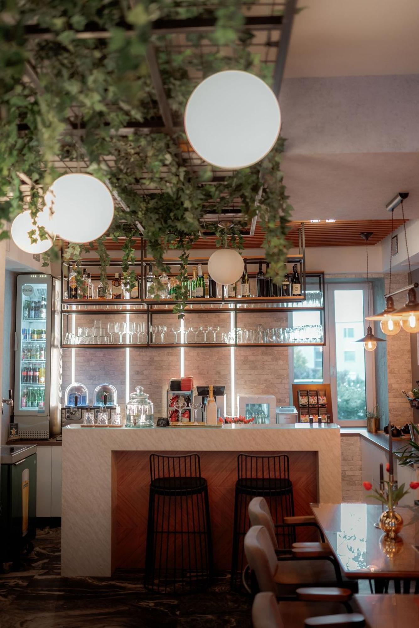 NED Hotel Graz Buitenkant foto